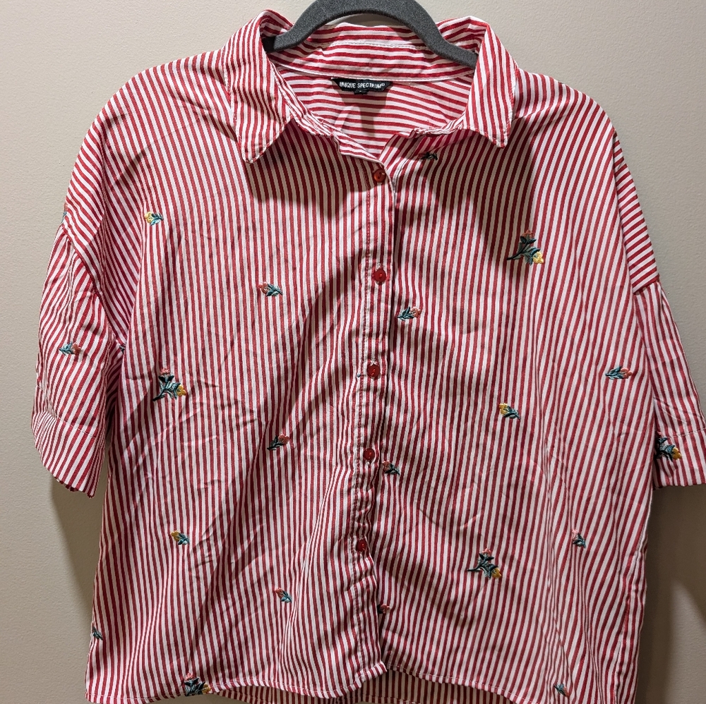 Unique Spectrum Woman Top Red White Striped Tie Embroidered Floral Size Large